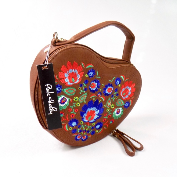 Embroidered Heart-shaped Purse - Picture 7 of 8